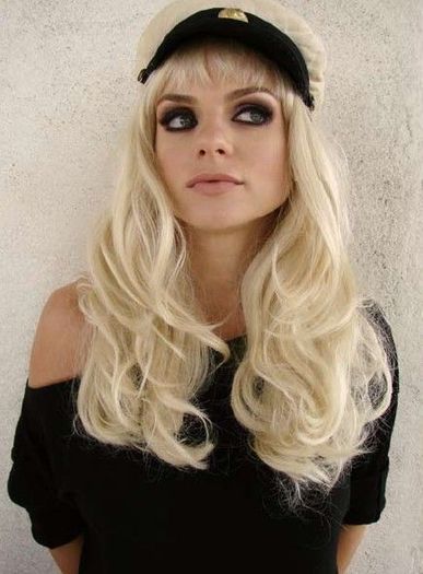 hairstyle-de-vedeta-cu-jojo-zeci-de-look-uri-diferite-cum-ii-sta-mai-bine_19