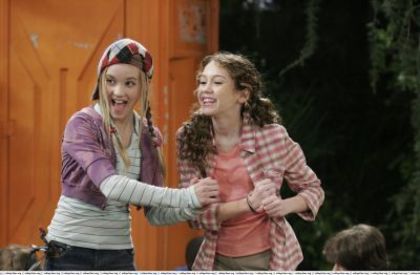 normal_018~5 - Hannah Montana Season 1 - Episode 9 - Ooo Ooo Itchy Woman