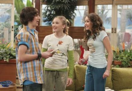 normal_HM1x19_06 - Hannah Montana Season 1 - Episode 19 - Money For Nothing Guilt For Free