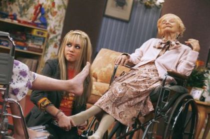 normal_HM1x20_13 - Hannah Montana Season 1 - Episode 20 - Debt It Be