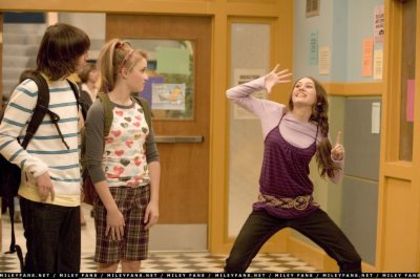 normal_2x04GetDownAndStudy15 - Hannah Montana Season 2 - Episode 4 - Get Down Study-udy-udy