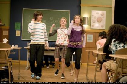 normal_2x04GetDownAndStudy17 - Hannah Montana Season 2 - Episode 4 - Get Down Study-udy-udy