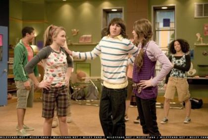 normal_2x04GetDownAndStudy19 - Hannah Montana Season 2 - Episode 4 - Get Down Study-udy-udy