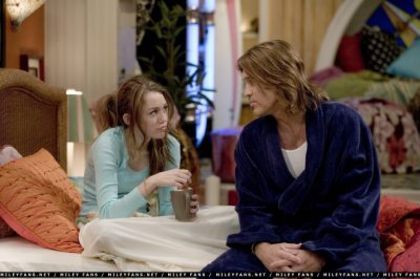 normal_2x05IAMHannahHearMeCroak13 - Hannah Montana Season 2 - Episode 5 - I Am Hannah Hear Me Croak