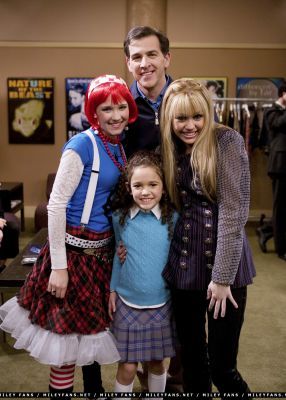 normal_2x08TakeThisJobAndLoveIt14 - Hannah Montana Season 2 - Episode 8 - Take This Job And Love It