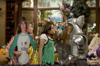 normal_2x09AcheyJakeyHeartPart115 - Hannah Montana Season 2 - Episode 9 - Achy Jakey Heart Part 1