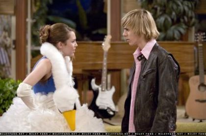 normal_2x10AcheyJakeyHeartPart217 - Hannah Montana Season 2 - Episode 10 - Achy Jakey Heart Part 2