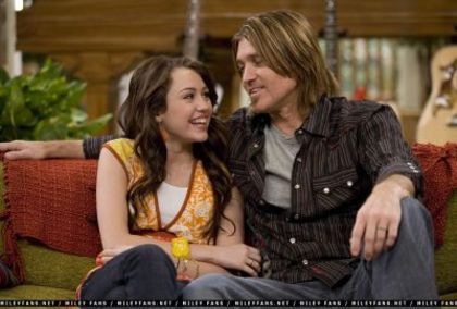 normal_2x11SleepwalkThisWay05 - Hannah Montana Season 2 - Episode 11 - Sleepwalk This Way