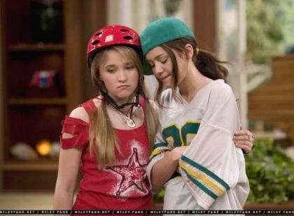 normal_2x16MeAndMrJonas02 - Hannah Montana Season 2 - Episode 16 - Me And Mr Jonas And Mr Jonas And Mr Jonas