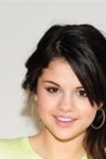 selena-gomez-473180l-poza_002