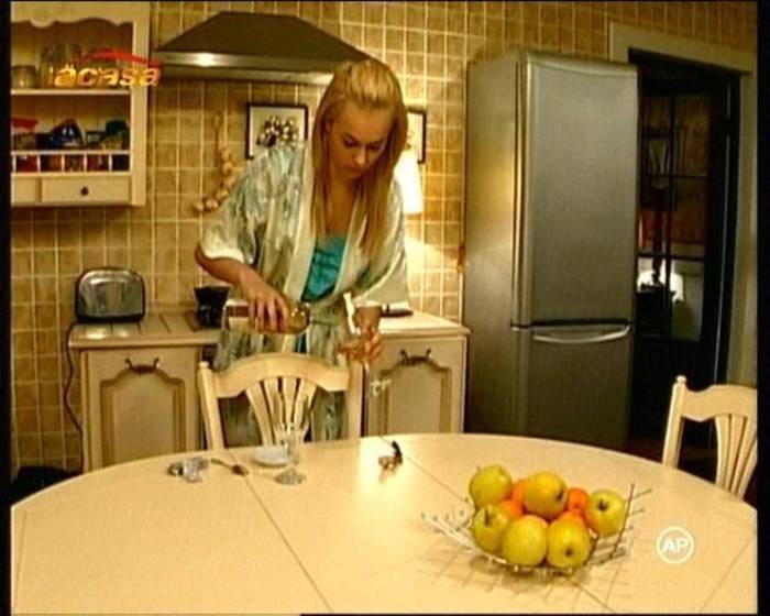 HSYPFEFJCOPZCAXTNBL - dana hauer