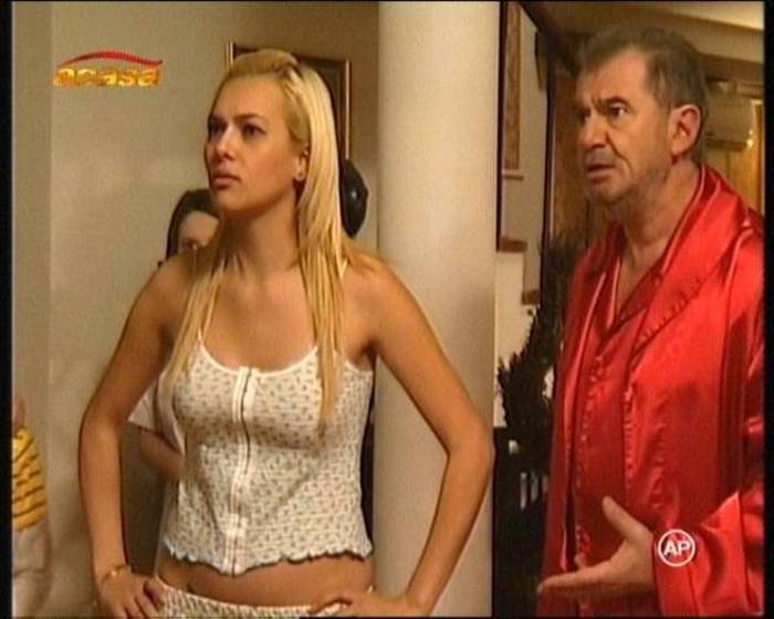 OOIELXCVJUOIZHHGFEJ - dana hauer