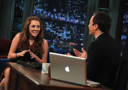 normal_hm0302a_282429 - Late Night with Jimmy Fallon show in New York City - March 2 2011