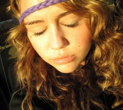 normal_miley2-thumb-440x396