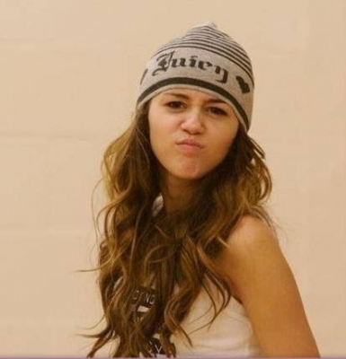normal_9 - Poze personale din 2009 sau mai vechi cu Miley Cyrus