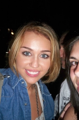 normal_4771683319_102a475874_b - Poze personale din 2010-2011 cu Miley Cyrus