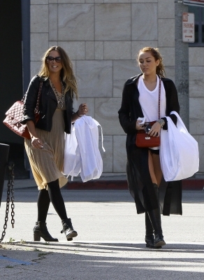 normal_007 - Shopping with Friends In Toluca Lake
