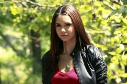 Elena-elena-gilbert-20273121-400-266