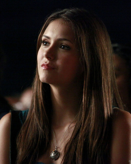 Elena-Gilbert-elena-gilbert-8212091-800-1000