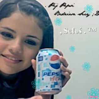 34643545_BKOVMAZGN - Selena Gomez