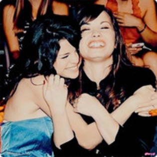 34704290_NMSHIEHGA - Selena Gomez