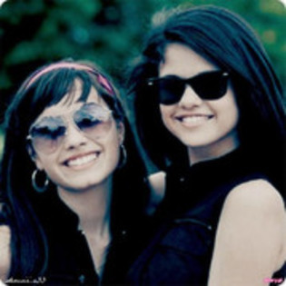 34704291_ROWKJNZPP - Selena Gomez