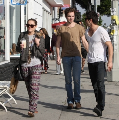 normal_015 - 08 02 - Out getting coffee and shopping on Melrose in Los Angeles