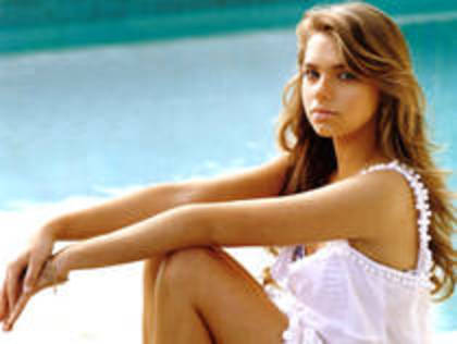 QVOJHKLIHTZBESYTJEY - Indiana Evans