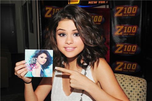 12864975 - selena