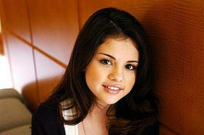 2801102018_ce76c815dd_m - selena