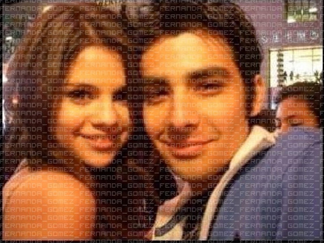 2973239570_9c05aa9546_z - selena