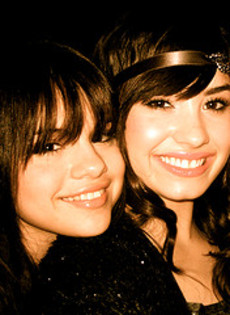 4370948987_31c0221532_m - selena
