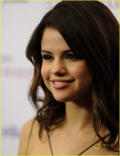 oa4tiq - selena