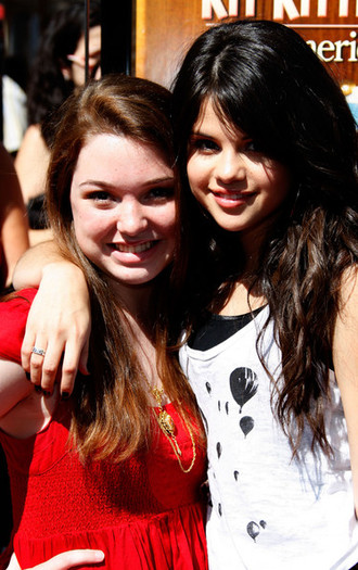 Selena+Gomez+Premiere+Kit+Kittredge+American+yA64EBOrSJWl