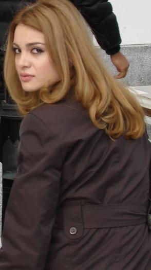 MUDUQXEZWDMLBKEEKPA - anemona niculescu