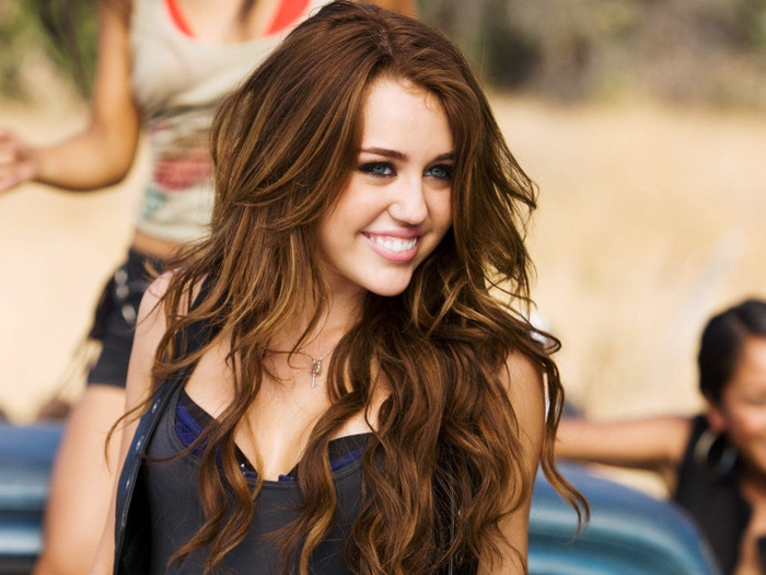 MileyCyrus2011 - Tema 1