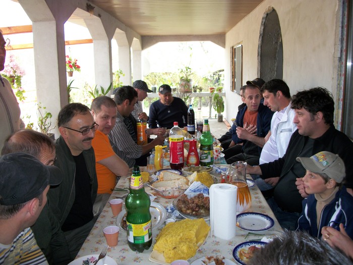 100_1365 - chefuri_intre prieteni porumbari 09-10-11