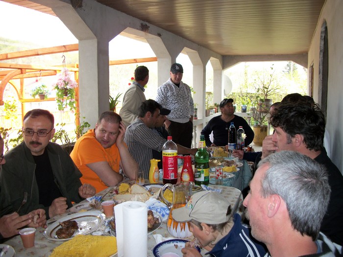 100_1367 - chefuri_intre prieteni porumbari 09-10-11