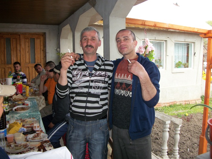 100_1373 - chefuri_intre prieteni porumbari 09-10-11