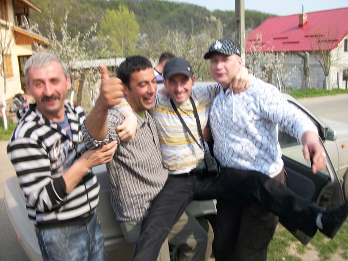 100_1383 - chefuri_intre prieteni porumbari 09-10-11