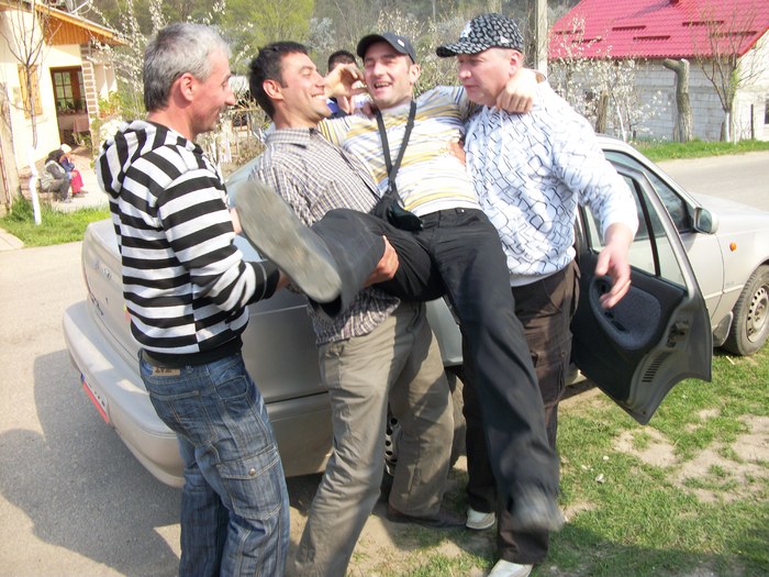 100_1384 - chefuri_intre prieteni porumbari 09-10-11