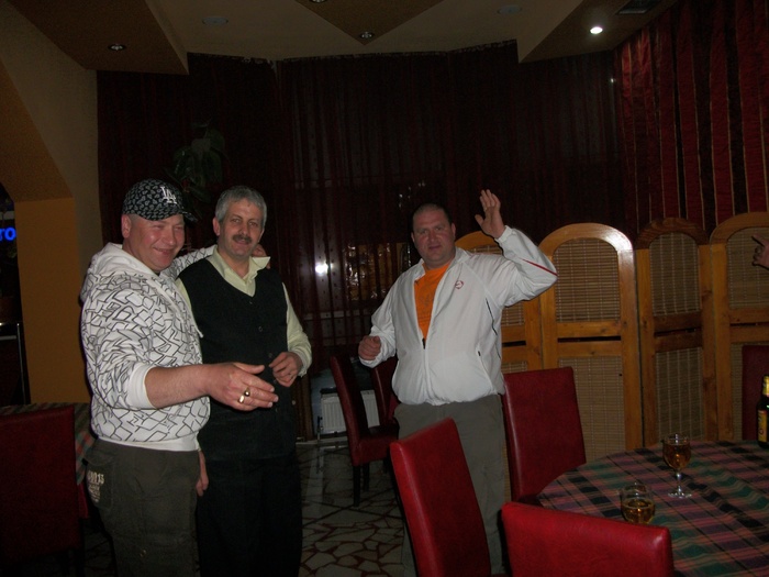 100_1389 - chefuri_intre prieteni porumbari 09-10-11