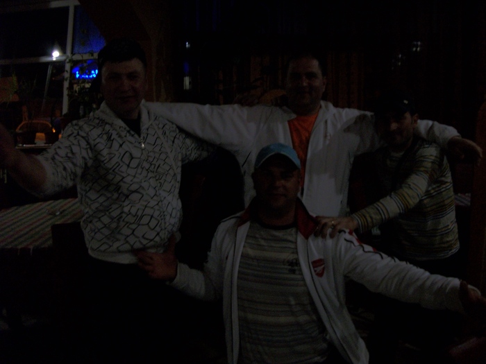 100_1392 - chefuri_intre prieteni porumbari 09-10-11