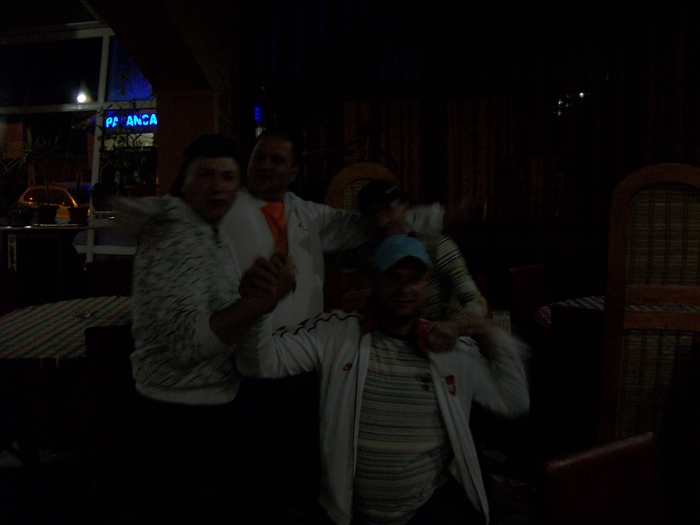 100_1394 - chefuri_intre prieteni porumbari 09-10-11