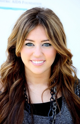43 - fan club miley cyrus