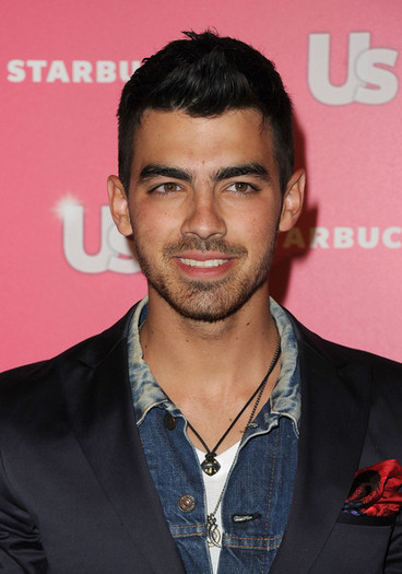 Joe+Jonas+Weekly+Hot+Hollywood+Event+Arrivals+v8uRb6ZTwJLl