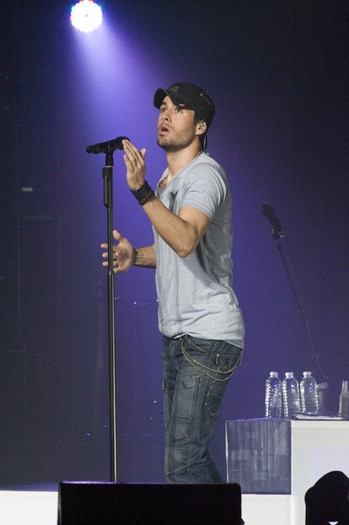 Enrique+Iglesias+Enrique+Iglesias+Performing+bVmCF3BTeOjl