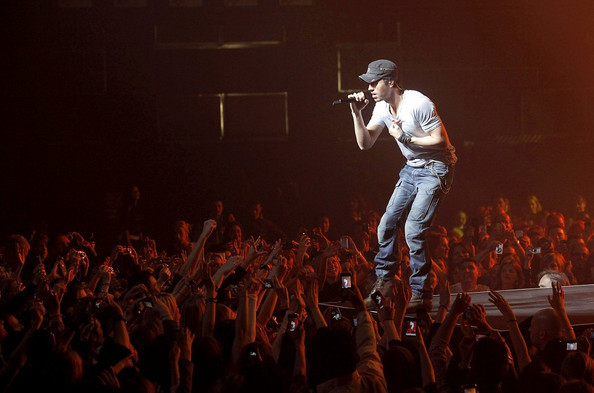 Enrique+Iglesias+Enrique+Iglesias+Performs+wWG7-svD9Z-l