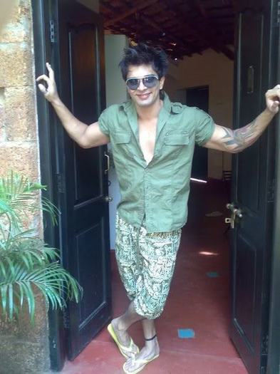 karan singh74 - KARAN SINGH GROVER-ARMAAN MALIK