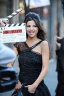 33323750_UBTNLPBJU - selena gomez WHO SAYS